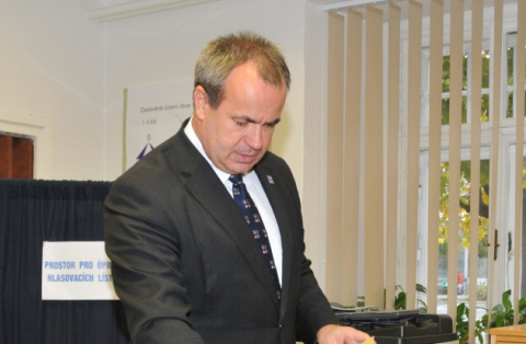 Hejtman Libereckého kraje volil v Českém Dubu